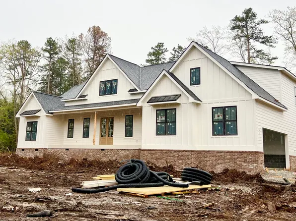 8231 Hixson Springs Rd, Signal Mountain, TN 37377