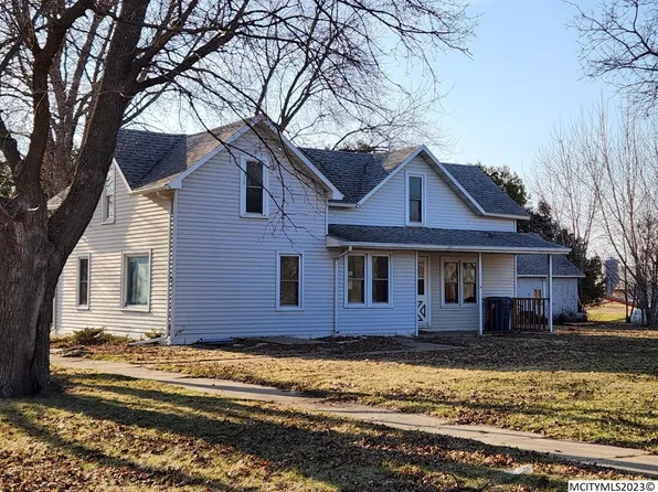 207 4th St, Grafton, IA 50440
