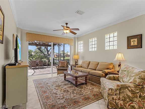3rd image of 10675 Avila Cir