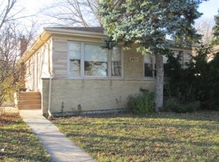 8822 Bennett Ave, Evanston, IL 60203