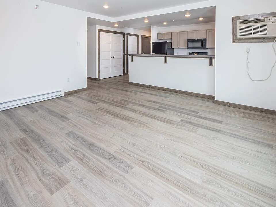 1911 Golden West Dr