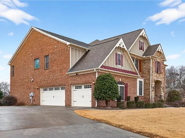 1739 Nemours Dr NW, Kennesaw, GA 30152