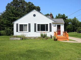 7705 Smiley Ave, Shelby Township, MI 48316