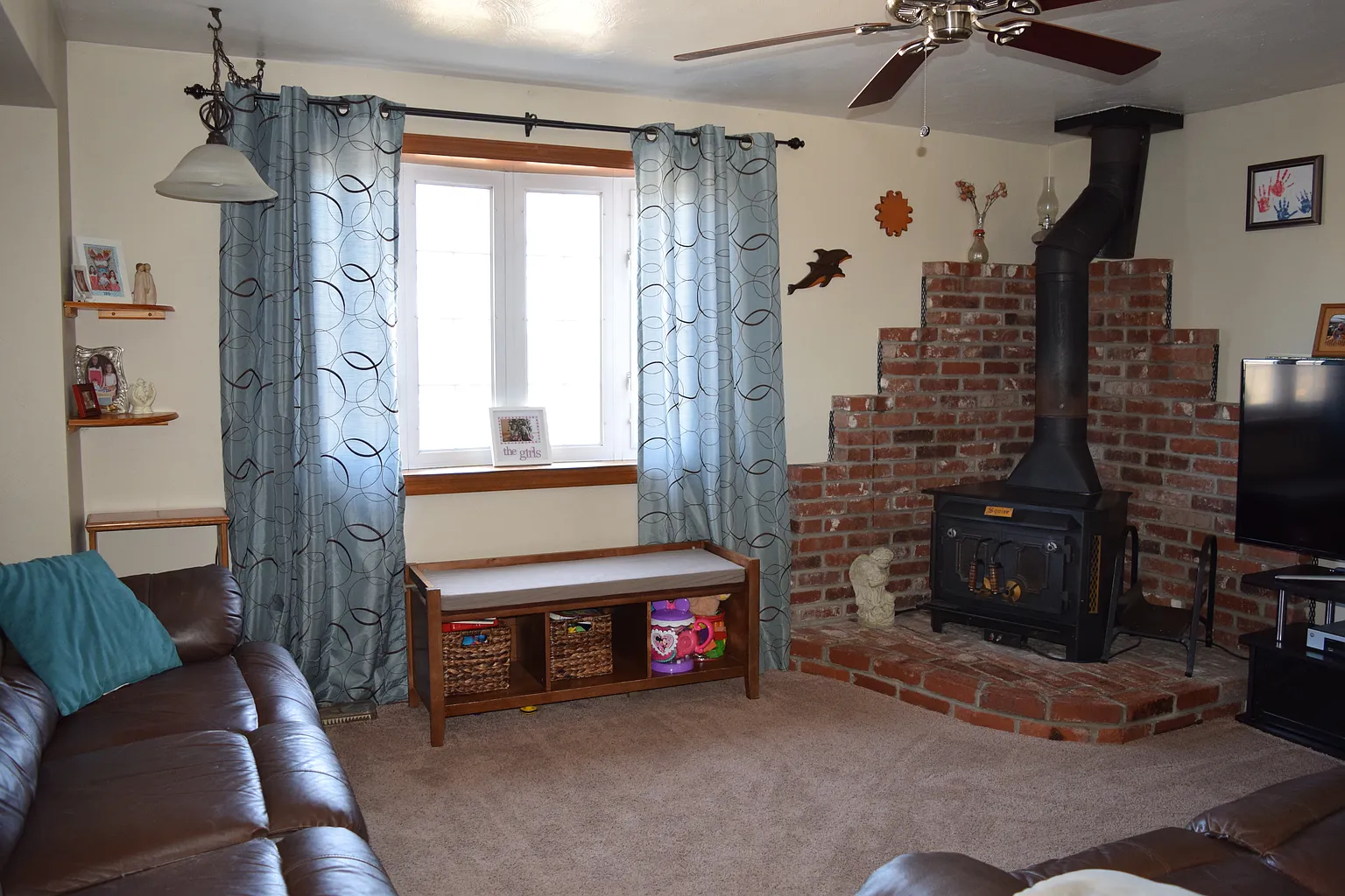 1031 Toman Ave photo 1