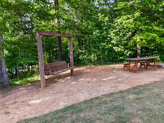 4th image of 148 Trillium Dr #19