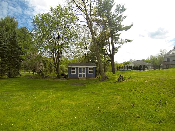 3rd image of 21 Crawford Dr