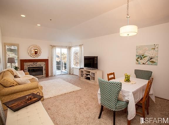 3rd image of 850 Pointe Pacific APT 2