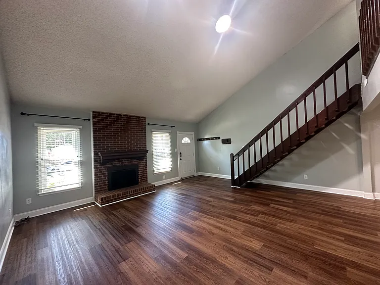 4149 Macarthur Rd — Photo 2