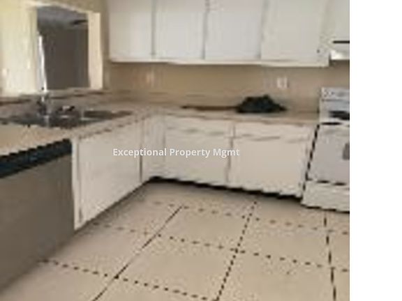 2nd image of 651 NE 15th Ct