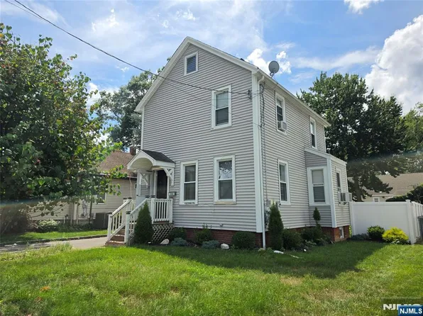 316 William St, New Milford, NJ 07646