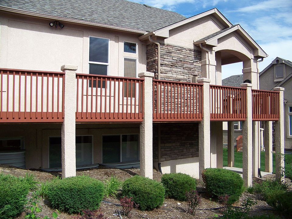 Stucco & Stone Duplex TownHM