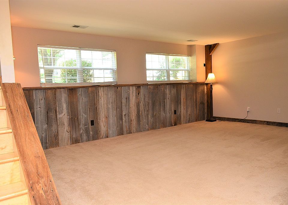 1st image of 1015 Saint Charles Dr