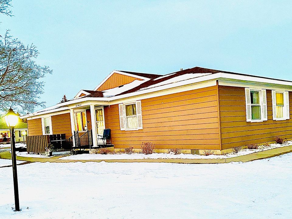 1st image of 146 Canterbury Ln