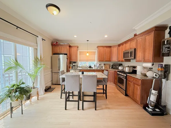 159 Willard St APT 7, Quincy, MA 02169