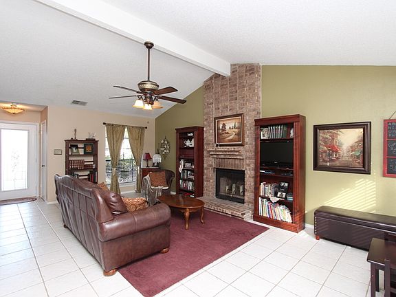 5th image of 15610 Knollplace
