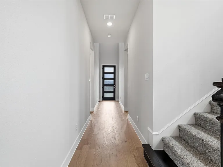 7243 Farley St — Photo 14