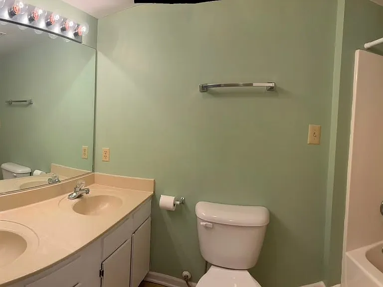 130 Robinson Aly #B — Photo 10