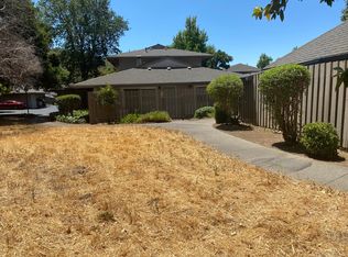 221 Roundtree Way #221, San Rafael, CA 94903