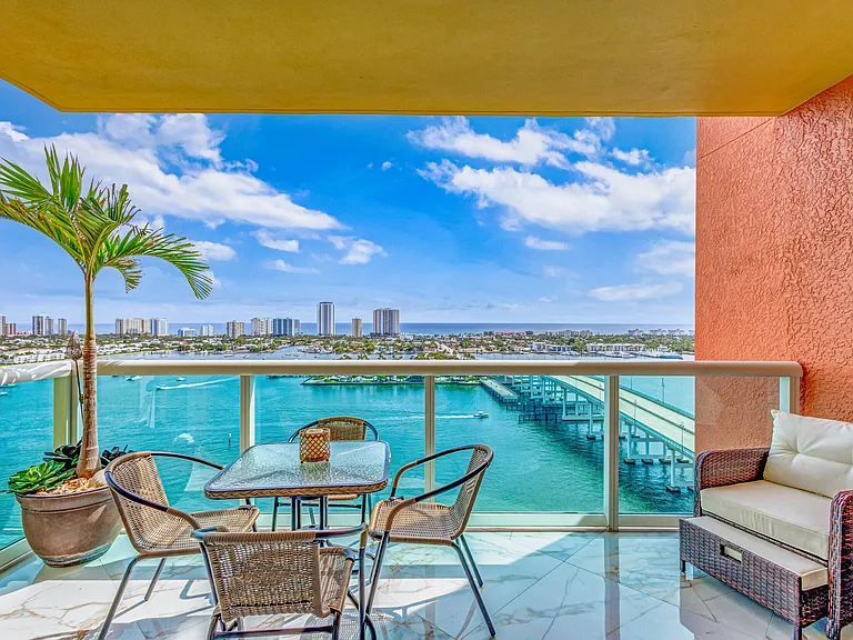 2640 Lake Shore Dr #2014 — Photo 48