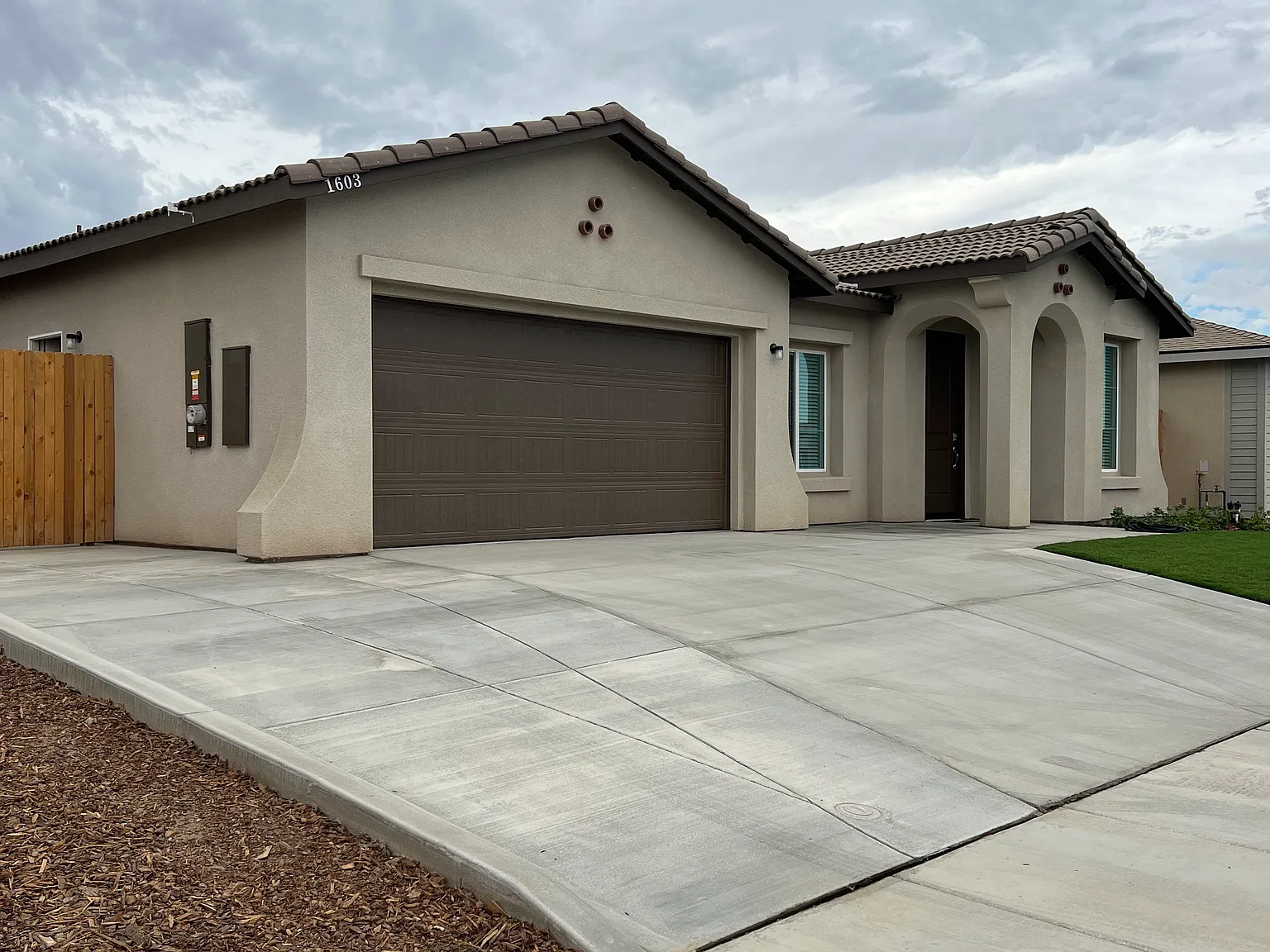 4 bed, 2050 sqft, $2,700 — Photo 4