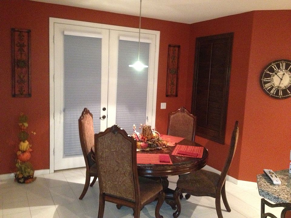 Kitchen Dining Area