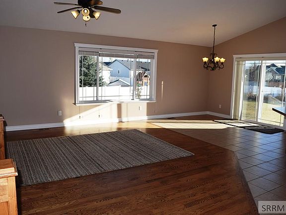 4th image of 1690 Shady Pine Dr