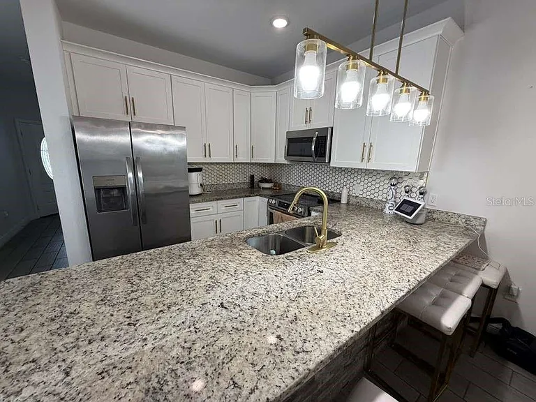 408 Finley Ave — Photo 14