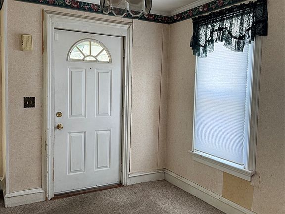 3rd image of 7 Carlton St