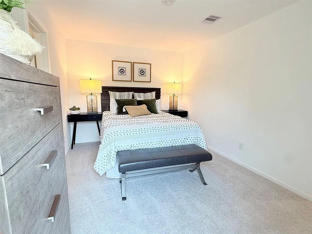 4 bed, 2.5 bath, 1535 sqft, $1,600 — Photo 4