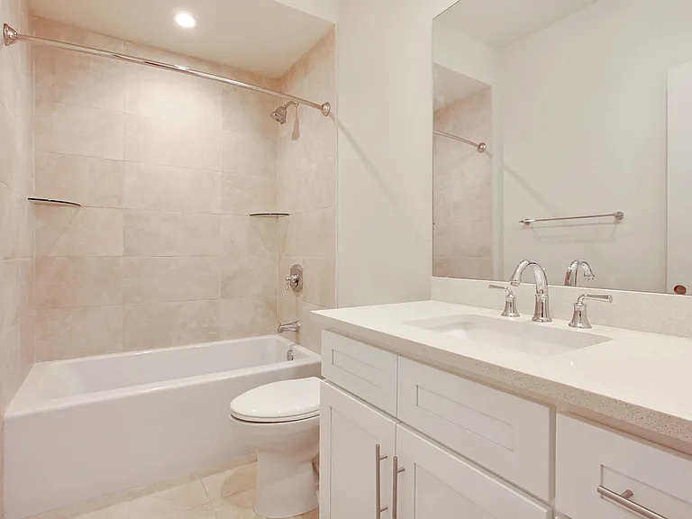 The Academy Luxury Apartments and Townhomes — Photo 9