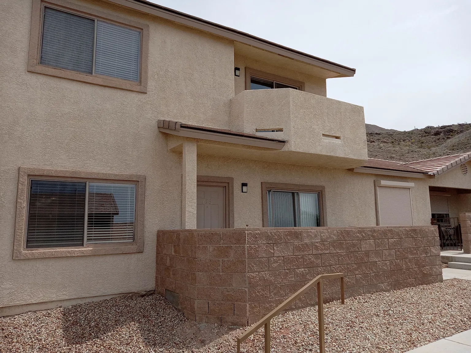 4 bed, 2.5 bath, 1826 sqft, $1,845 — Photo 1