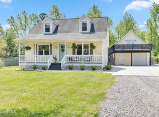 207 Sand Dollar Ln, Hampstead, NC 28443