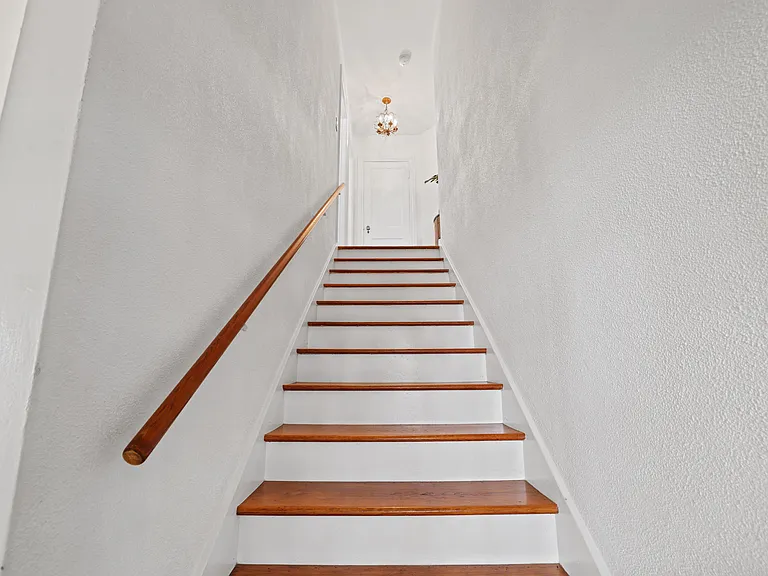 325 Greymon Dr — Photo 22