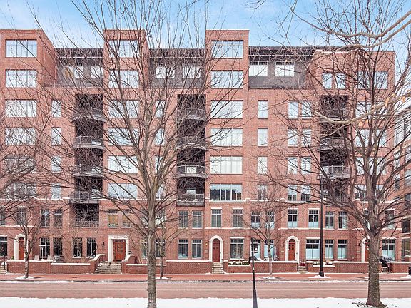 2nd image of 250 Daniel Burnham Sq Unit 251