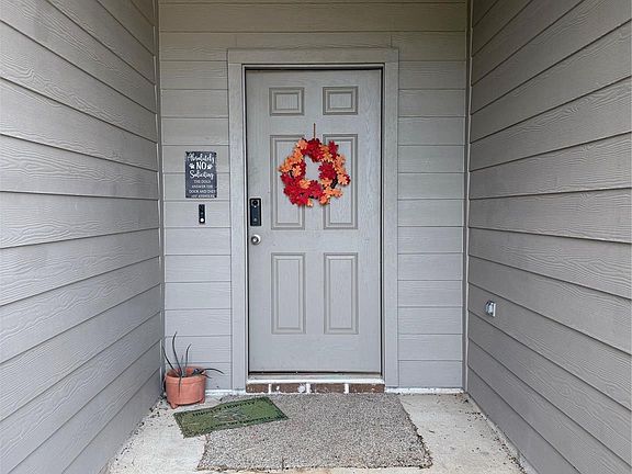 3rd image of 16867 Twisted Needle Dr