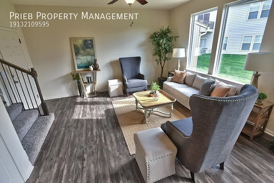 Reserves Townhome - Available October 29th — Photo 3