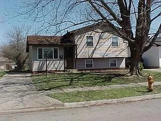 1924 Edenburgh Dr E photo 1