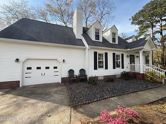 3rd image of 405 Goldleaf Drive