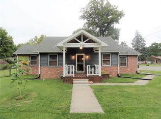 726 Woodlawn Dr, Anderson, IN 46012