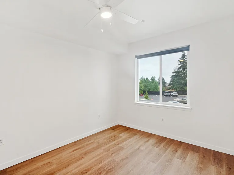 Ellis Apartments — Photo 42