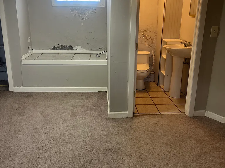 535 S Belmont Ave — Photo 22