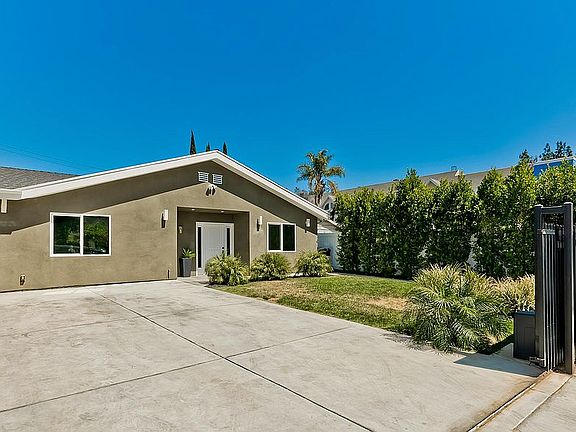 3rd image of 15727 Marlin Pl
