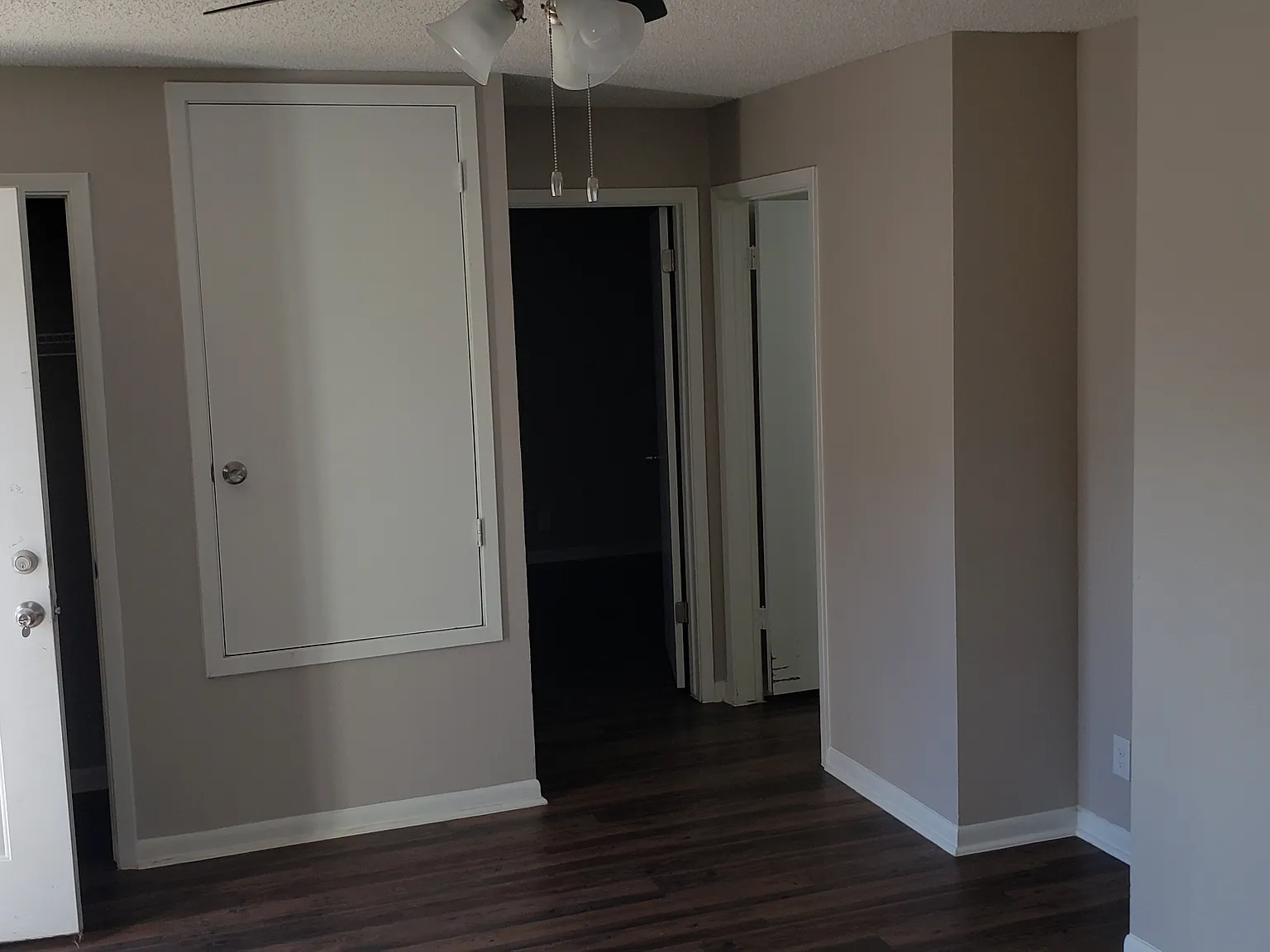 Deer Park Apartments - 737 — Photo 3