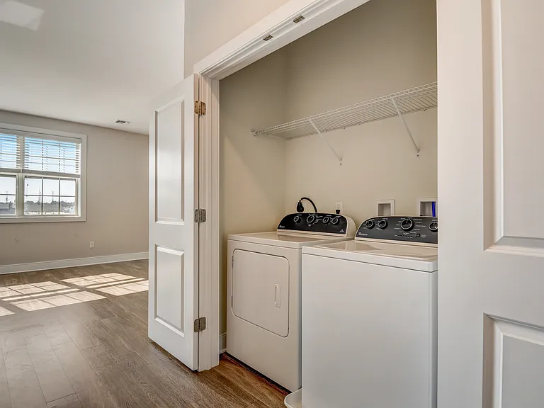 Station Place Apartments — Photo 7