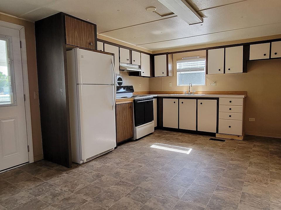 1st image of 157 Caloosa Lake Cir S