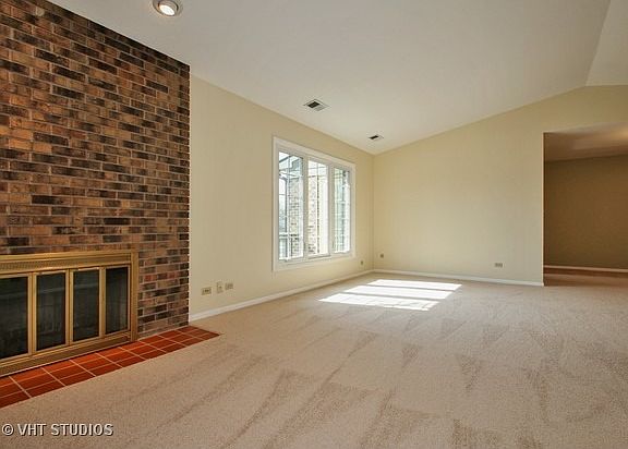 2nd image of 186 Grove Ave Unit C