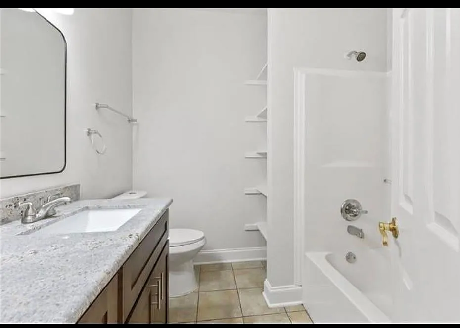 3 bed, 1200 sqft, $2,000 — Photo 4