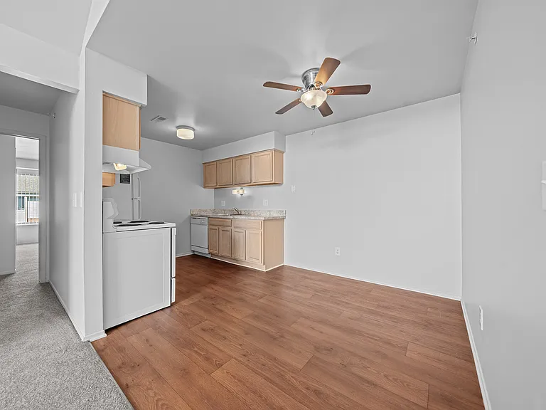 Spacious Kitchen and Dining Room at Prentiss Pointe Apartments in Harrison Township