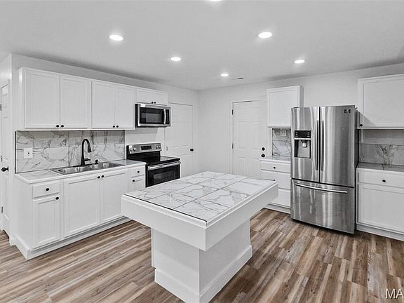 2nd image of 23 Leonard Dr