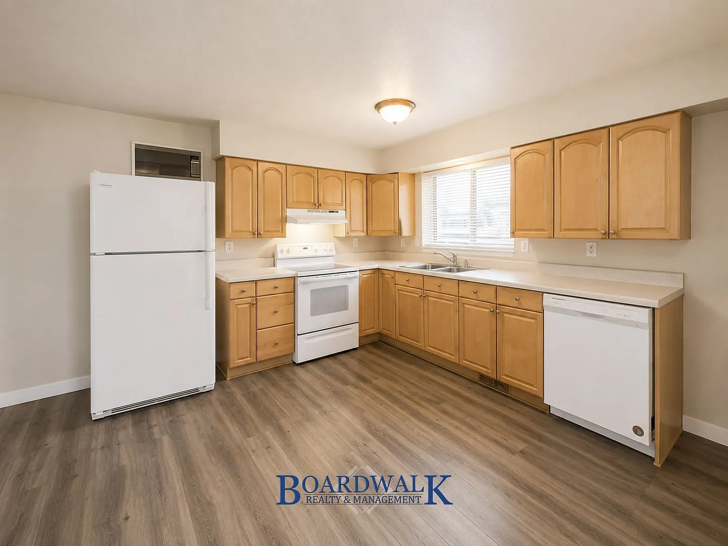 3 bed, 1.0 bath, 1271 sqft, $1,550 — Photo 4